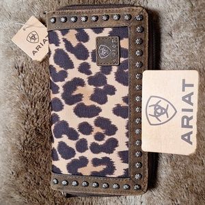 NWT ARIAT LEAPARD WALLET.